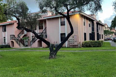 Снять в аренду кондоминиум в Майами, Флорида 2 спальни, 92.25м2, № 1930992 - фото 1