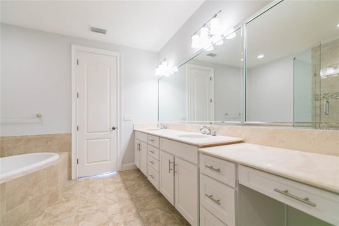 Townhouse in Tampa, Florida 3 bedrooms, 285.86 sq.m. № 2109960 - photo 21