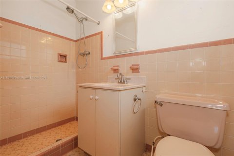 House in Miami, Florida 3 bedrooms, 153.1 sq.m. № 1953002 - photo 13