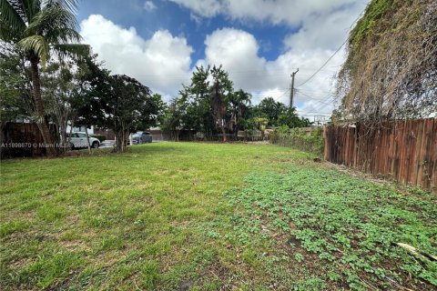 House in Miami, Florida 3 bedrooms, 153.1 sq.m. № 1953002 - photo 21