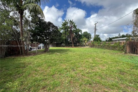 House in Miami, Florida 3 bedrooms, 153.1 sq.m. № 1953002 - photo 20