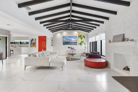 Villa ou maison à vendre à Miami Shores, Floride: 4 chambres, 274.99 m2 № 2041107 - photo 11