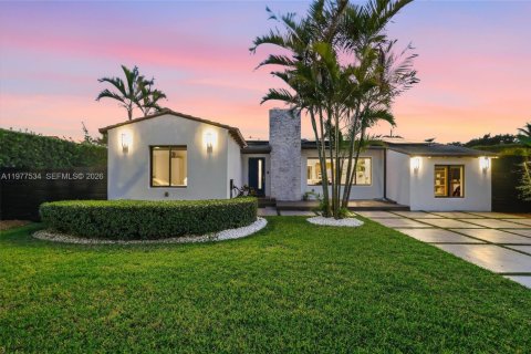 Villa ou maison à vendre à Miami Shores, Floride: 4 chambres, 274.99 m2 № 2041107 - photo 4