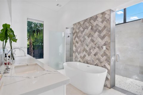 Villa ou maison à vendre à Miami Shores, Floride: 4 chambres, 274.99 m2 № 2041107 - photo 28