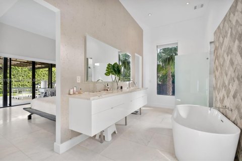 Villa ou maison à vendre à Miami Shores, Floride: 4 chambres, 274.99 m2 № 2041107 - photo 26