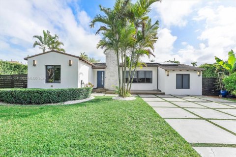 Villa ou maison à vendre à Miami Shores, Floride: 4 chambres, 274.99 m2 № 2041107 - photo 8