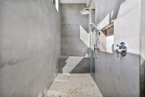 Villa ou maison à vendre à Miami Shores, Floride: 4 chambres, 274.99 m2 № 2041107 - photo 29