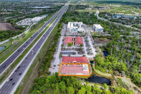 Propiedad comercial en venta en Lakewood Ranch, Florida, 747.49 m2 № 2097733 - foto 6