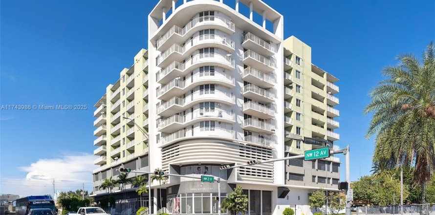 Condominio en Miami, Florida, 1 dormitorio № 1958939