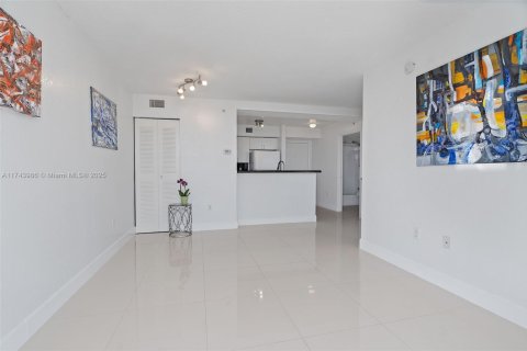 Condominio en venta en Miami, Florida, 1 dormitorio, 47.38 m2 № 1958939 - foto 11