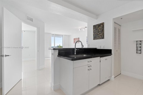 Condominio en venta en Miami, Florida, 1 dormitorio, 47.38 m2 № 1958939 - foto 28