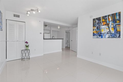 Condominio en venta en Miami, Florida, 1 dormitorio, 47.38 m2 № 1958939 - foto 9