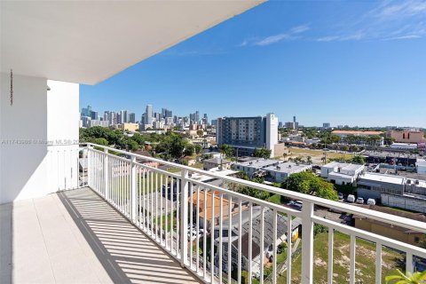 Condominio en venta en Miami, Florida, 1 dormitorio, 47.38 m2 № 1958939 - foto 2