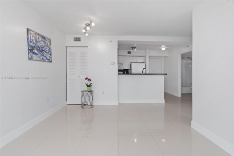 Condominio en venta en Miami, Florida, 1 dormitorio, 47.38 m2 № 1958939 - foto 12