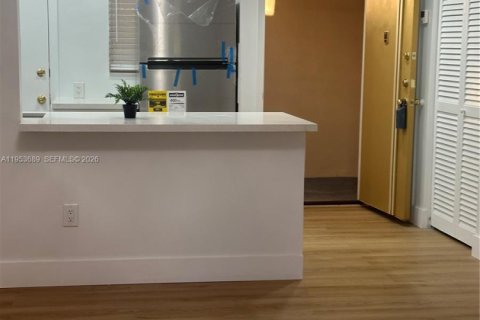 Condominio en alquiler en Miami, Florida, 1 dormitorio, 67.35 m2 № 2009537 - foto 6