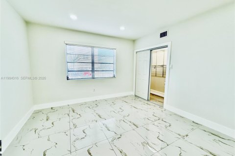 Condominio en alquiler en Miami, Florida, 1 dormitorio, 52.95 m2 № 2047302 - foto 10