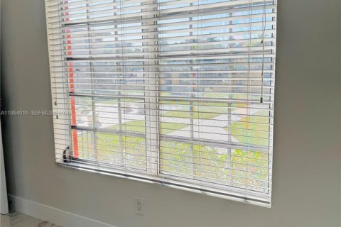 Condominio en alquiler en Miami, Florida, 1 dormitorio, 52.95 m2 № 2047302 - foto 5