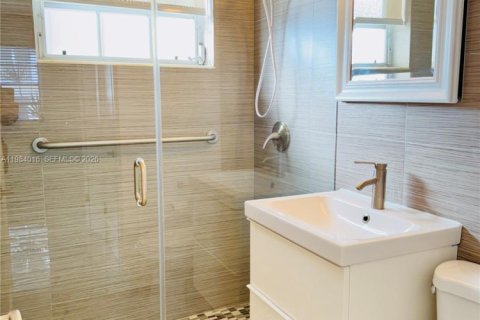 Condominio en alquiler en Miami, Florida, 1 dormitorio, 52.95 m2 № 2047302 - foto 12