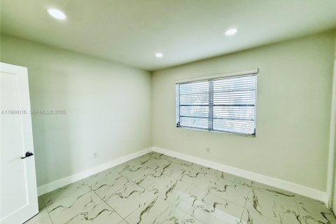 Condominio en alquiler en Miami, Florida, 1 dormitorio, 52.95 m2 № 2047302 - foto 9