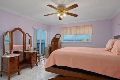 Condo in Port Richey, Florida, 2 bedrooms  № 1911023 - photo 27