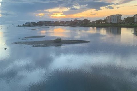 Condo in Port Richey, Florida, 2 bedrooms  № 1911023 - photo 8
