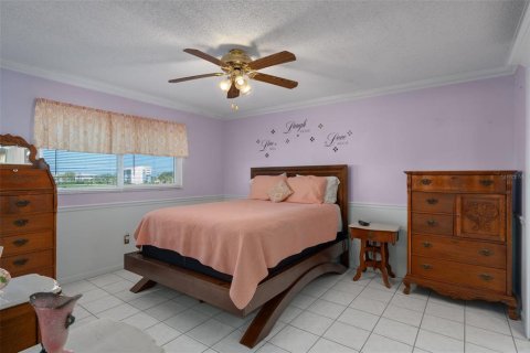 Condo in Port Richey, Florida, 2 bedrooms  № 1911023 - photo 26