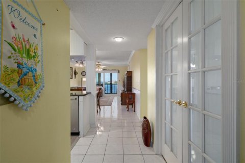 Condo in Port Richey, Florida, 2 bedrooms  № 1911023 - photo 11