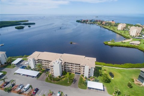 Condo in Port Richey, Florida, 2 bedrooms  № 1911023 - photo 3