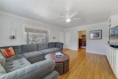 House in Orlando, Florida 2 bedrooms, 126.35 sq.m. № 1886509 - photo 9