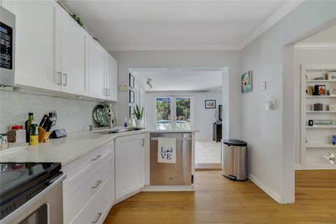 House in Orlando, Florida 2 bedrooms, 126.35 sq.m. № 1886509 - photo 12