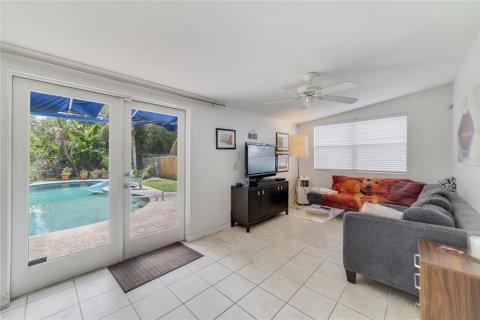 House in Orlando, Florida 2 bedrooms, 126.35 sq.m. № 1886509 - photo 18