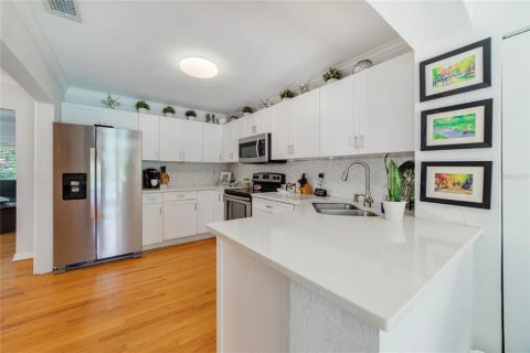 House in Orlando, Florida 2 bedrooms, 126.35 sq.m. № 1886509 - photo 11