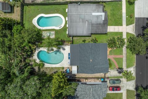 House in Orlando, Florida 2 bedrooms, 126.35 sq.m. № 1886509 - photo 2
