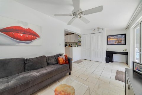 House in Orlando, Florida 2 bedrooms, 126.35 sq.m. № 1886509 - photo 19