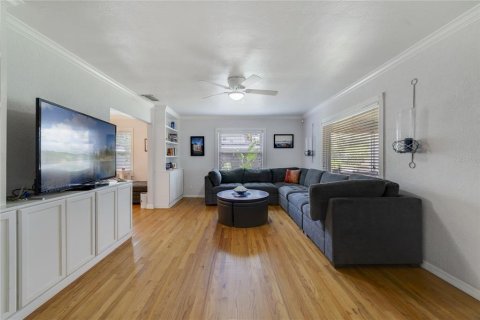 House in Orlando, Florida 2 bedrooms, 126.35 sq.m. № 1886509 - photo 8