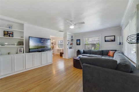 House in Orlando, Florida 2 bedrooms, 126.35 sq.m. № 1886509 - photo 7