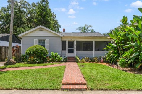 House in Orlando, Florida 2 bedrooms, 126.35 sq.m. № 1886509 - photo 1