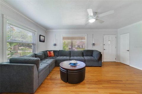 House in Orlando, Florida 2 bedrooms, 126.35 sq.m. № 1886509 - photo 10