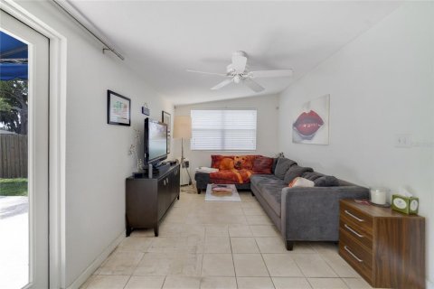 House in Orlando, Florida 2 bedrooms, 126.35 sq.m. № 1886509 - photo 17