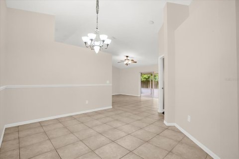 House in Lake Mary, Florida 3 bedrooms, 133.31 sq.m. № 1915653 - photo 3