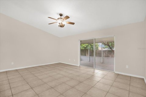 House in Lake Mary, Florida 3 bedrooms, 133.31 sq.m. № 1915653 - photo 5