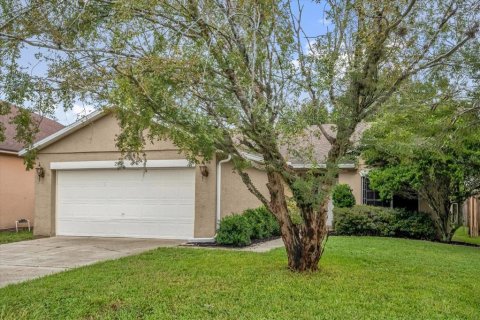 House in Lake Mary, Florida 3 bedrooms, 133.31 sq.m. № 1915653 - photo 2