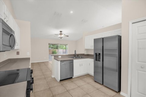 House in Lake Mary, Florida 3 bedrooms, 133.31 sq.m. № 1915653 - photo 10