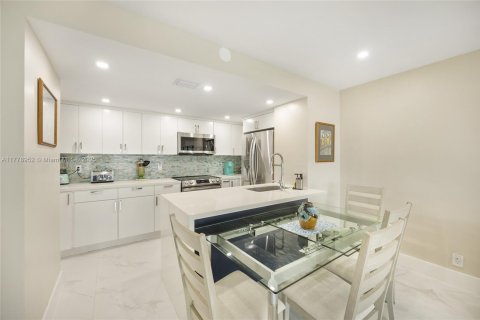Condominio en venta en Fort Lauderdale, Florida, 1 dormitorio, 83.61 m2 № 1864303 - foto 9