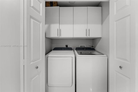 Casa en venta en Cutler Bay, Florida, 3 dormitorios, 121.61 m2 № 2001528 - foto 22