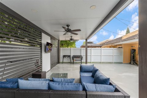 Casa en venta en Cutler Bay, Florida, 3 dormitorios, 121.61 m2 № 2001528 - foto 24