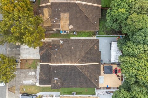 Casa en venta en Cutler Bay, Florida, 3 dormitorios, 121.61 m2 № 2001528 - foto 5