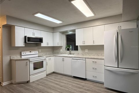 Casa en venta en Port Orange, Florida, 4 dormitorios, 157.93 m2 № 1842118 - foto 4