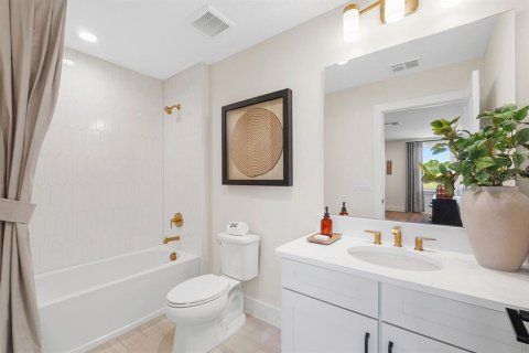 House in Apopka, Florida 4 bedrooms, 199.09 sq.m. № 1909883 - photo 21
