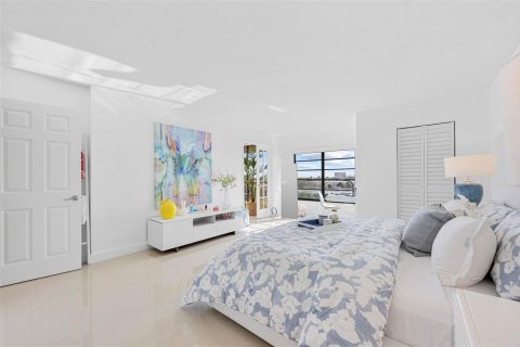 Condo in Pompano Beach, Florida, 2 bedrooms № 2173997 - photo 14